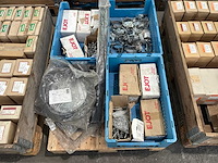 Partij bouw- en bevestigingsmateriaal - afbeelding 1 van  9