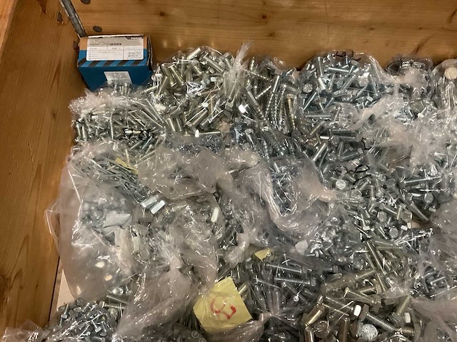 Partij bouw- en bevestigingsmateriaal - afbeelding 3 van  11