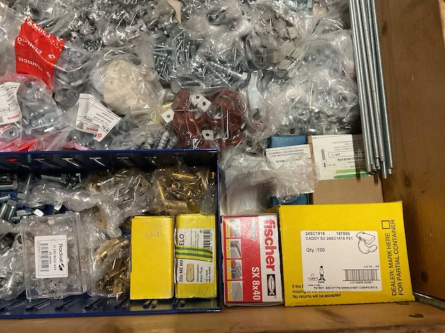 Partij bouw- en bevestigingsmateriaal - afbeelding 7 van  11