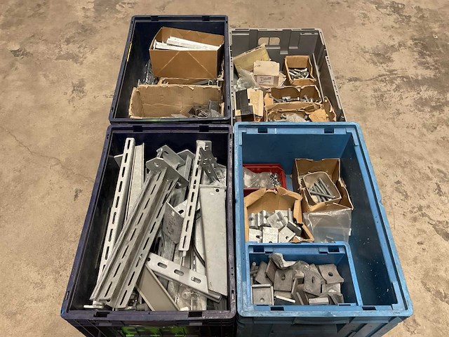 Partij bouw- en bevestigingsmateriaal - afbeelding 1 van  7