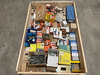 Partij bouw- en bevestigingsmateriaal - afbeelding 1 van  4