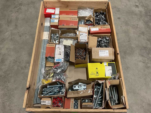 Partij bouw- en bevestigingsmateriaal - afbeelding 1 van  3