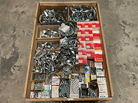Partij bouw- en bevestigingsmateriaal - afbeelding 1 van  3