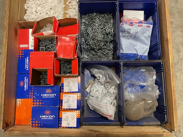 Partij bouw- en bevestigingsmateriaal - afbeelding 2 van  3