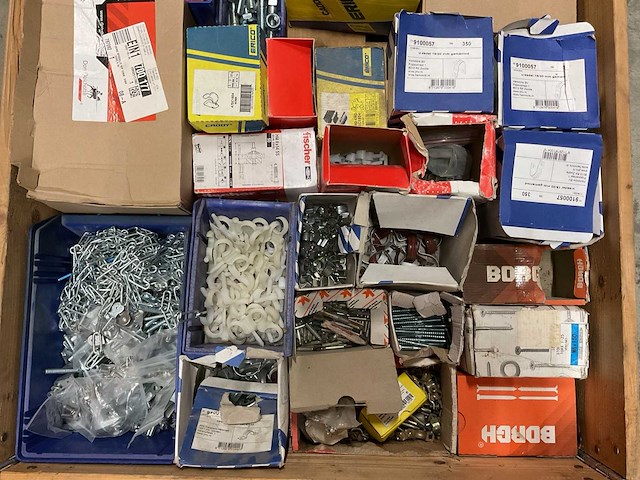 Partij bouw- en bevestigingsmateriaal - afbeelding 1 van  2