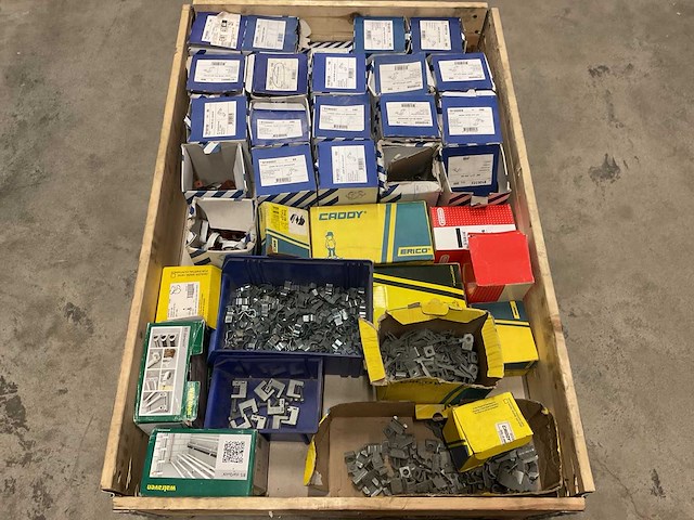 Partij bouw- en bevestigingsmateriaal - afbeelding 1 van  2