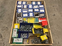 Partij bouw- en bevestigingsmateriaal - afbeelding 1 van  2