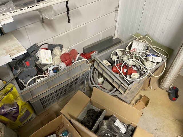 Partij bouw- en bevestigingsmateriaal - afbeelding 7 van  9