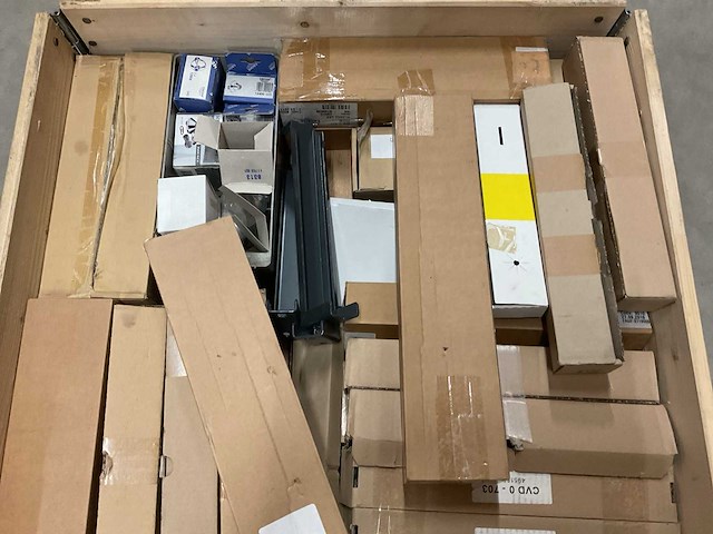 Partij bouw- en bevestigingsmateriaal - afbeelding 3 van  6