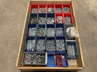 Partij bouw- en bevestigingsmateriaal - afbeelding 1 van  3