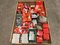 Partij bouw- en bevestigingsmateriaal - afbeelding 1 van  3