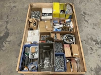 Partij bouw- en bevestigingsmateriaal