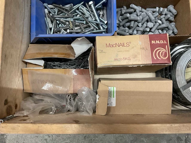 Partij bouw- en bevestigingsmateriaal - afbeelding 9 van  9