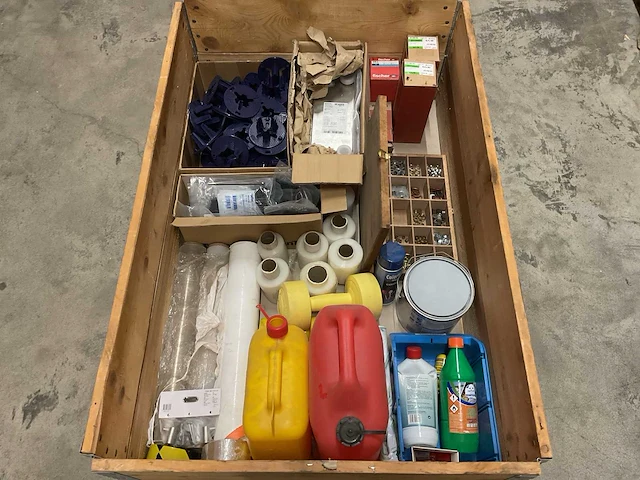 Partij bouw- en bevestigingsmateriaal - afbeelding 1 van  7