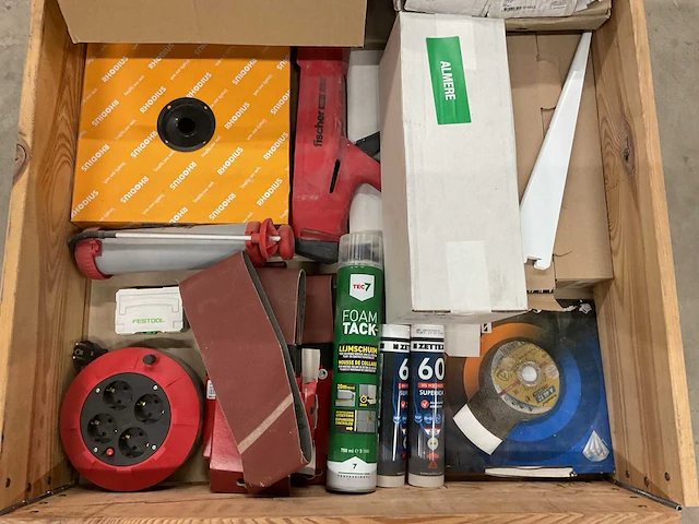 Partij bouw- en bevestigingsmateriaal - afbeelding 2 van  9