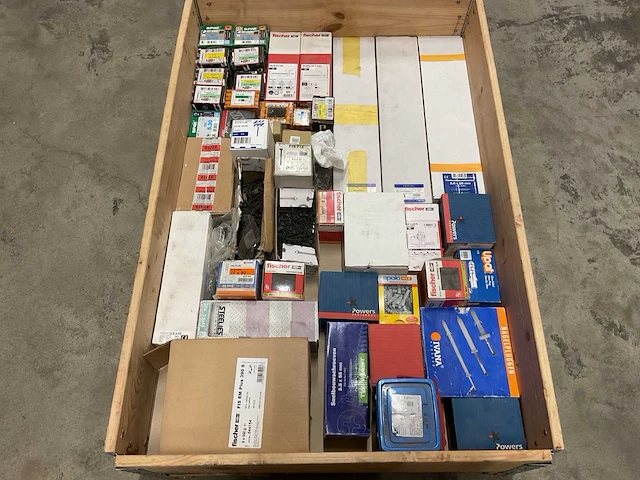 Partij bouw- en bevestigingsmateriaal - afbeelding 1 van  5