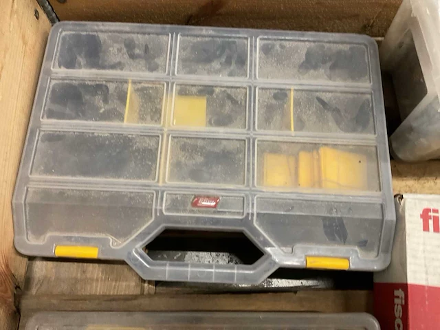 Partij bouw- en bevestigingsmateriaal - afbeelding 3 van  12
