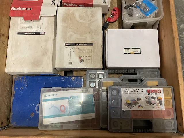 Partij bouw- en bevestigingsmateriaal - afbeelding 5 van  12