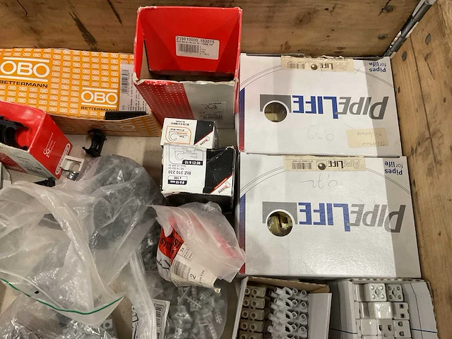Partij bouw- en bevestigingsmateriaal - afbeelding 8 van  9