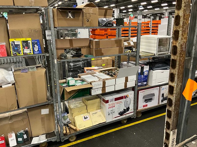 Partij bouw- en tuingereedschappen retourgoederen - afbeelding 1 van  12