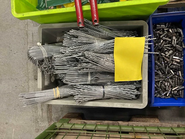 Partij bouw materiaal stekkers en diverse - afbeelding 2 van  7