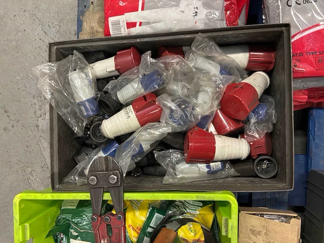 Partij bouw materiaal stekkers en diverse - afbeelding 5 van  7