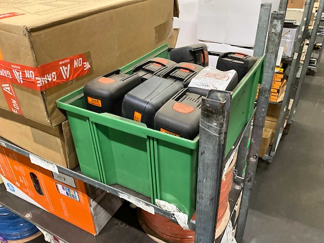 Partij bouwbenodigdheden en bekabeling, retourgoederen - afbeelding 6 van  11