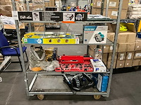 Partij bouwbenodigdheden, retourgoederen - afbeelding 1 van  9