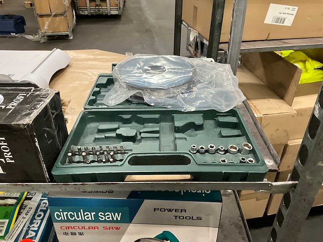 Partij bouwbenodigdheden, retourgoederen - afbeelding 3 van  9