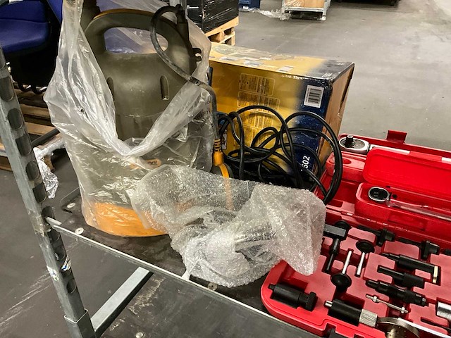 Partij bouwbenodigdheden, retourgoederen - afbeelding 8 van  9