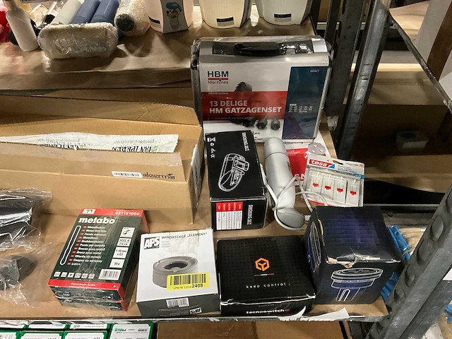 Partij bouwbenodigdheden, retourgoederen - afbeelding 2 van  6