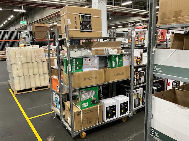 Partij bouwbenodigdheden retourgoederen - afbeelding 1 van  9