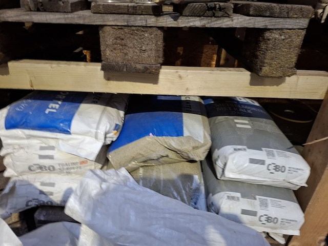 Partij bouwbenodigdheden - afbeelding 4 van  65