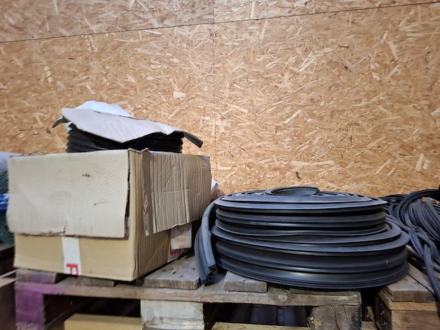 Partij bouwbenodigdheden - afbeelding 6 van  65