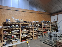 Partij bouwbenodigdheden - afbeelding 1 van  65