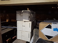 Partij bouwbenodigdheden - afbeelding 15 van  65