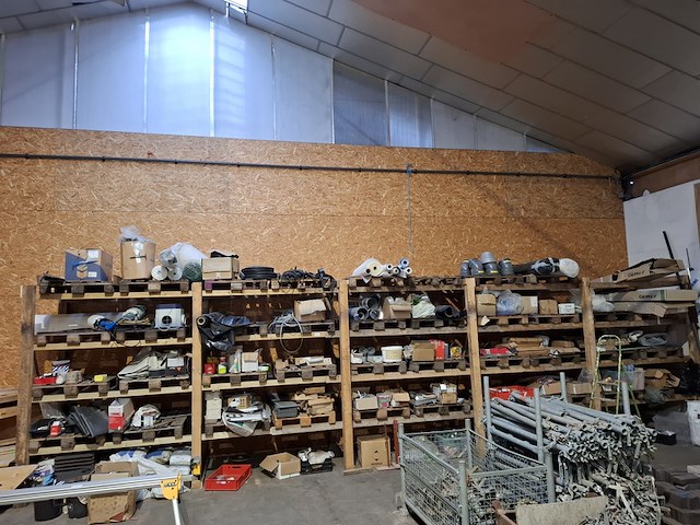 Partij bouwbenodigdheden - afbeelding 12 van  65