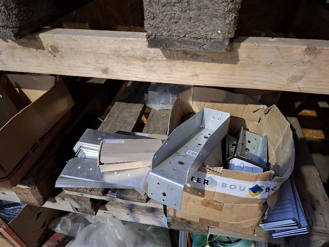 Partij bouwbenodigdheden - afbeelding 27 van  65