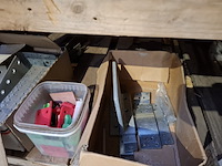 Partij bouwbenodigdheden - afbeelding 29 van  65