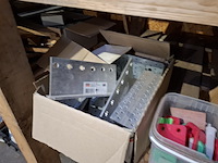 Partij bouwbenodigdheden - afbeelding 30 van  65