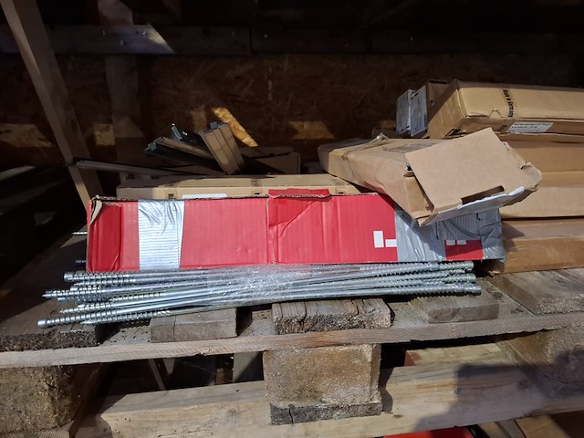 Partij bouwbenodigdheden - afbeelding 40 van  65