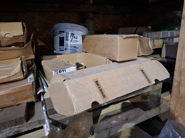 Partij bouwbenodigdheden - afbeelding 43 van  65