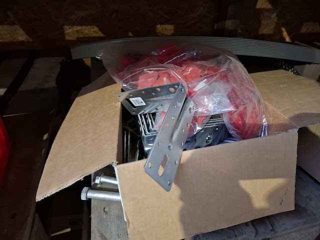 Partij bouwbenodigdheden - afbeelding 46 van  65