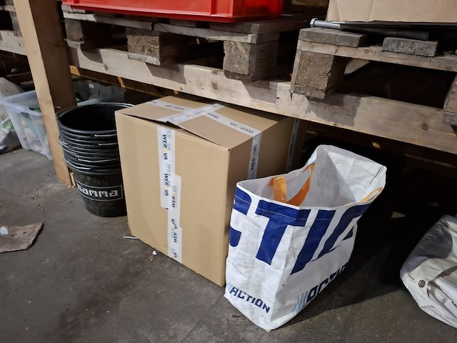 Partij bouwbenodigdheden - afbeelding 48 van  65