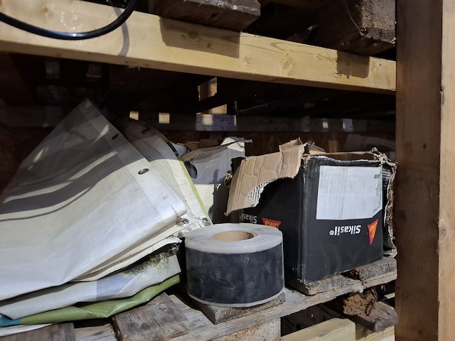 Partij bouwbenodigdheden - afbeelding 64 van  65