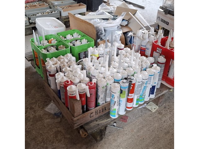 Partij bouwbenodigdheden - afbeelding 2 van  17