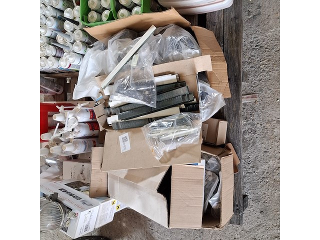 Partij bouwbenodigdheden - afbeelding 13 van  17