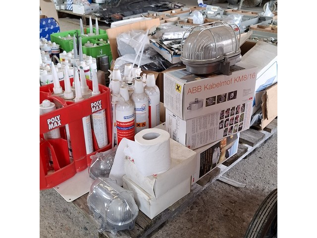 Partij bouwbenodigdheden - afbeelding 14 van  17