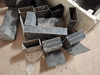 Partij bouwbenodigdheden - afbeelding 2 van  4