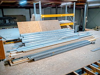 Partij bouwbenodigdheden - afbeelding 1 van  6